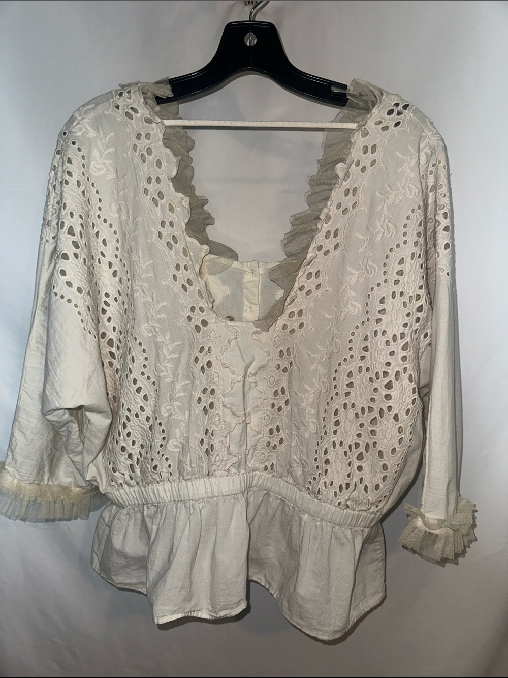 Aratta silent journey Born on Sunday Ruffled Eyelet Peplum Blouse in Cream - Picture 7 of 10